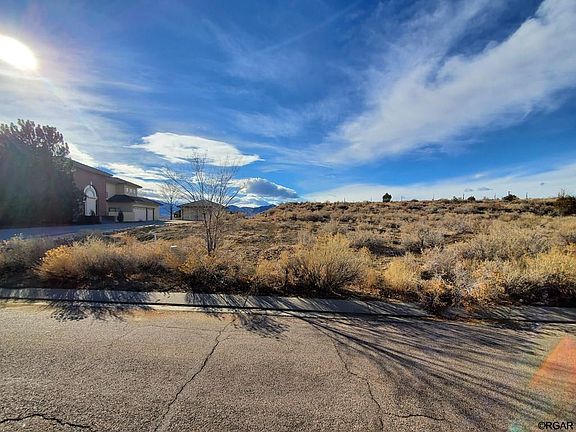 3rd image of 19 Sunrise Mesa Cir