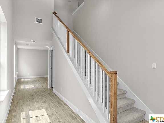 4th image of 141 Riverhill Dr