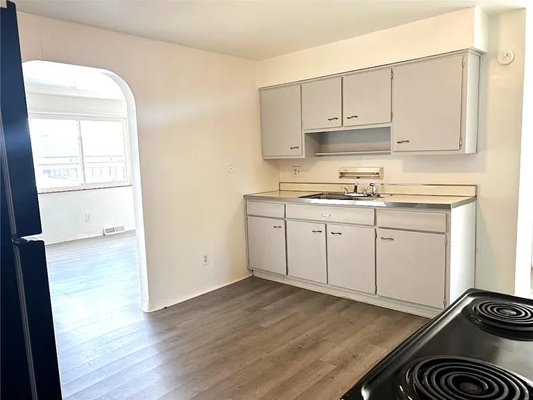 2612 Sunset Blvd #1 — Photo 5