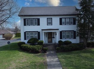 454 S 5th St, Watseka, IL