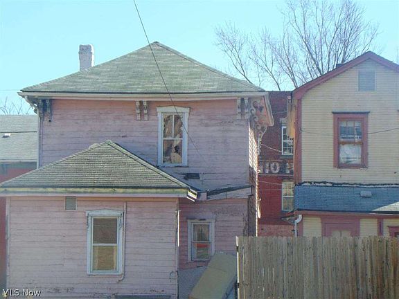 4th image of 329 N 6th St #Townhouse