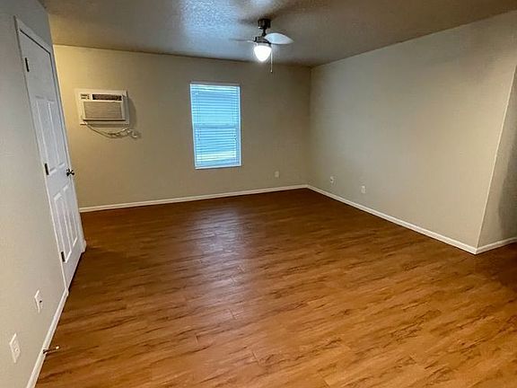 3rd image of 1646 28th Ave SW #1578
