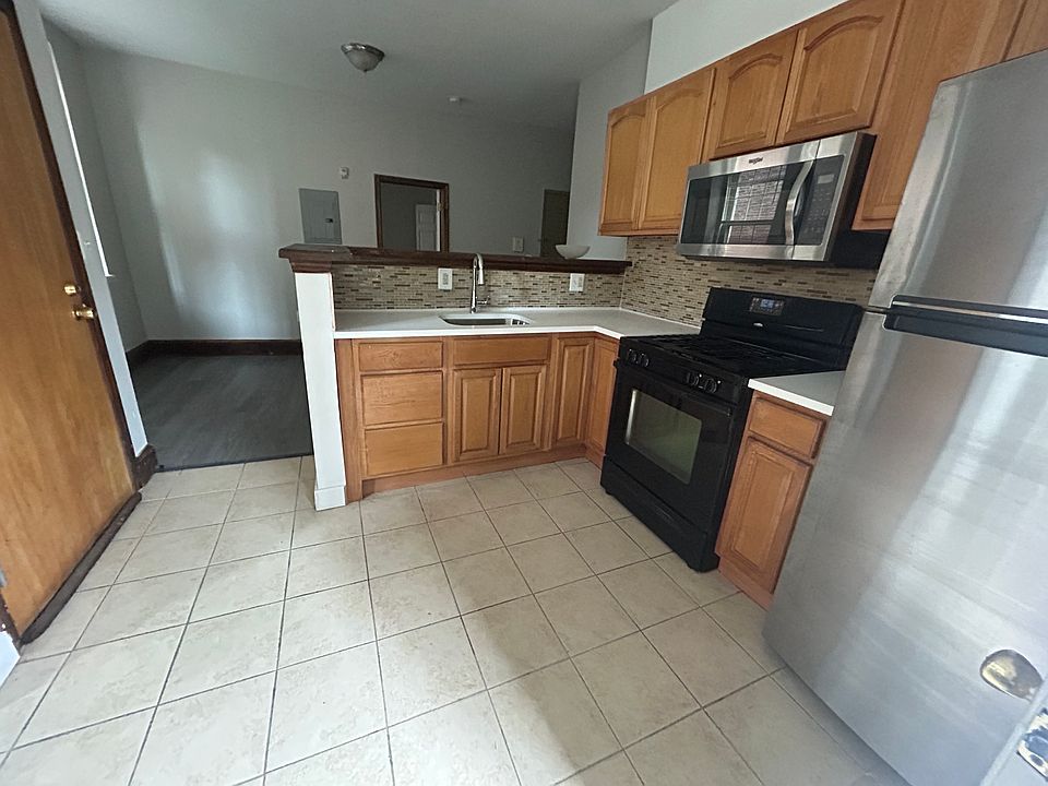 1st image of 5101-21 Walnut St #B200