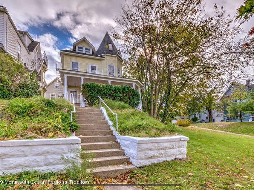 114 Lake Ave #3