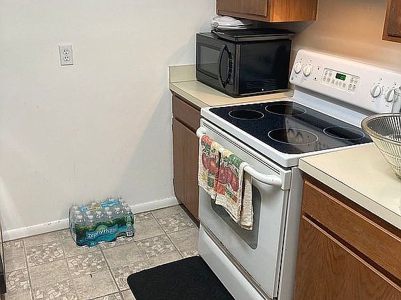 2nd image of 8437 Windypine Ln