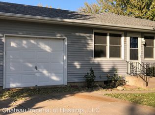 1229 E 3rd St, Hastings, NE 68901