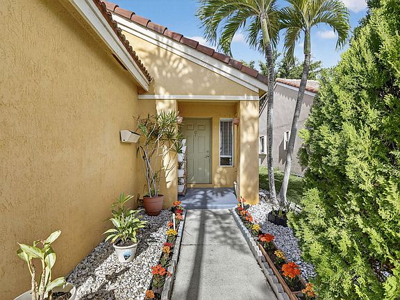 2nd image of 1441 Majesty Terrace