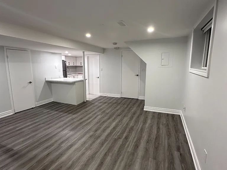 50 Marbury Cres #LOWER — Photo 10