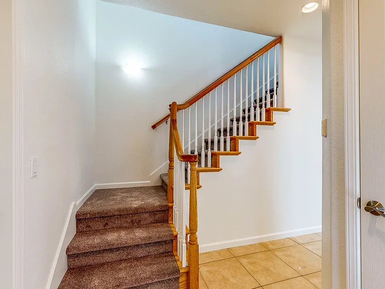 642 Acacia Ln — Photo 30
