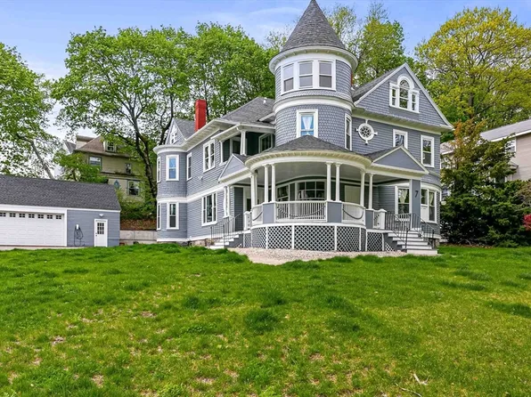 7 Circuit Ave E, Worcester, MA 01603