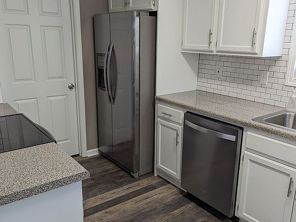 4th image of 1433 Bradford Heights Rd