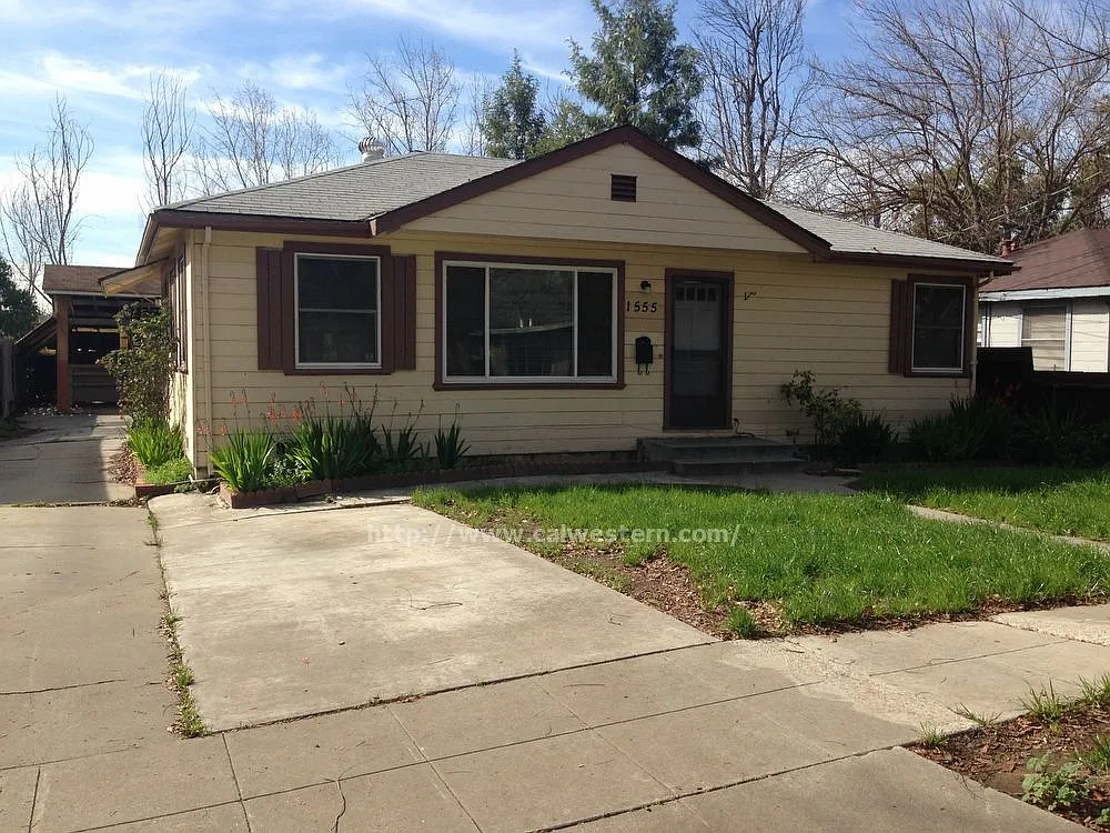1555 Mackey Ave photo 1