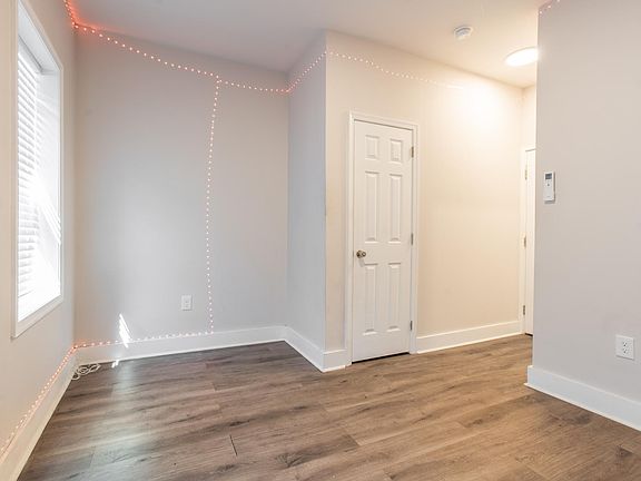 4th image of 3049 N Stillman St #5