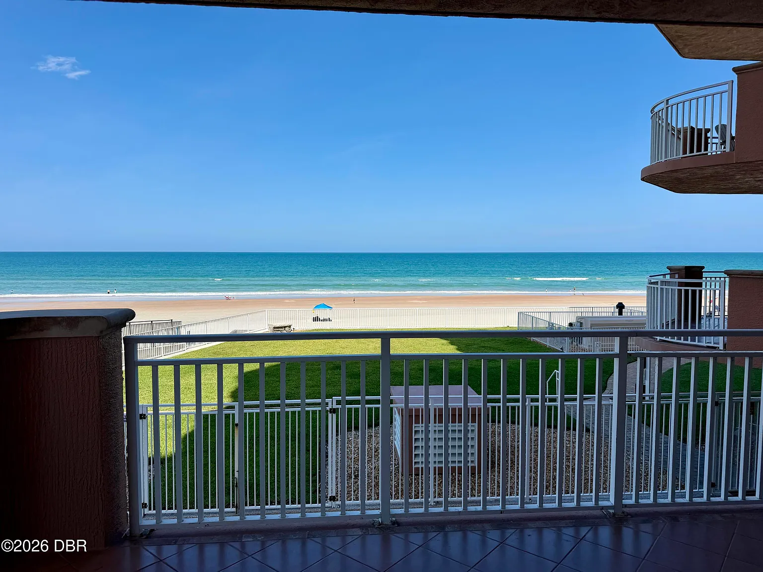 3 bed, 3.0 bath, 2070 sqft, $3,600 — Photo 2