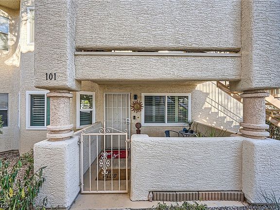 3rd image of 909 Rockview Dr Unit 101