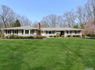 41 Picardy Ln, Syosset, NY 11791