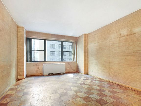 2nd image of 3 W 14th St #524
