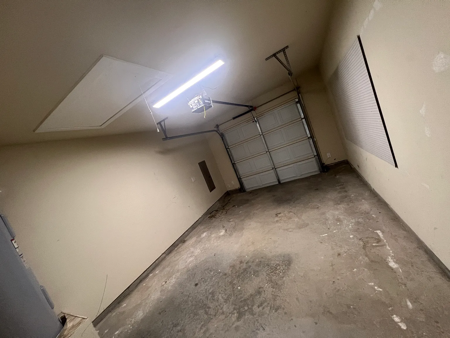 3 bed, 1300 sqft, $1,825 — Photo 2