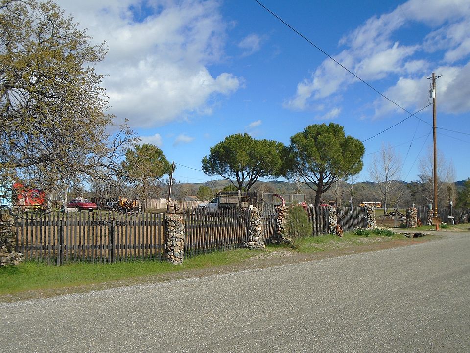 2nd image of 521 E Ruby King Rd