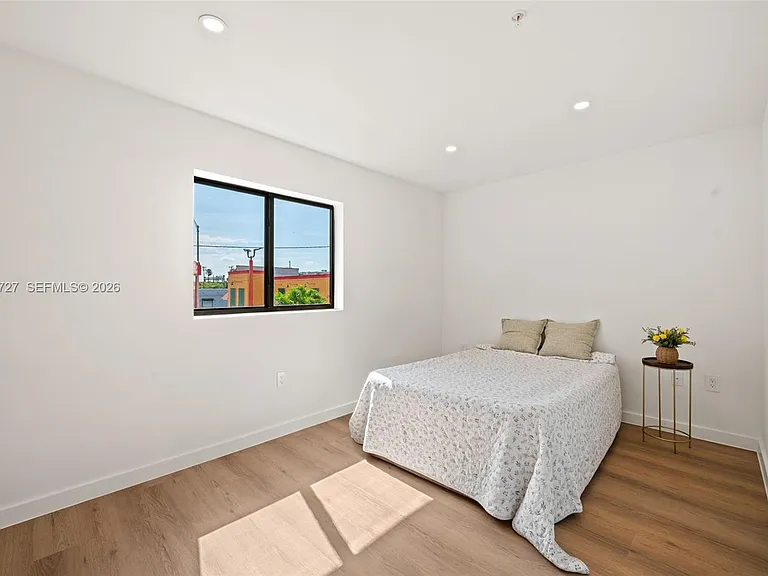 724 NW 55th Ter #724 — Photo 11