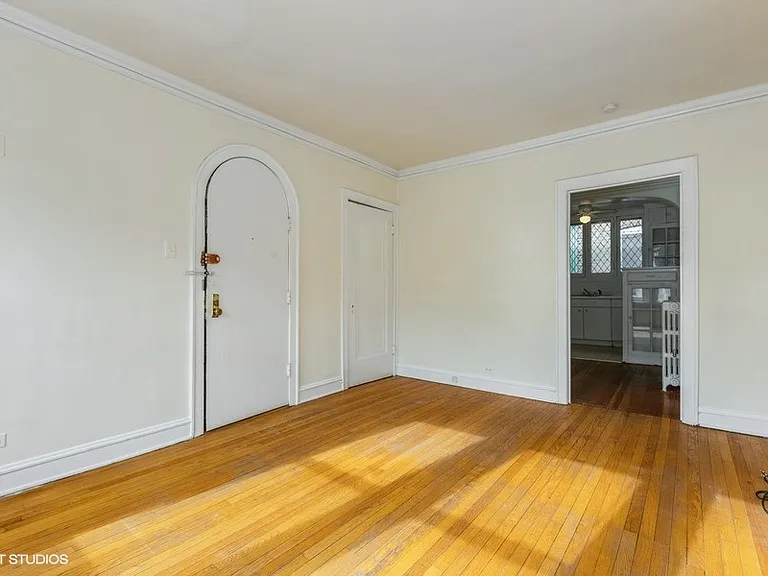 4443 N Wolcott Ave #3E — Photo 4