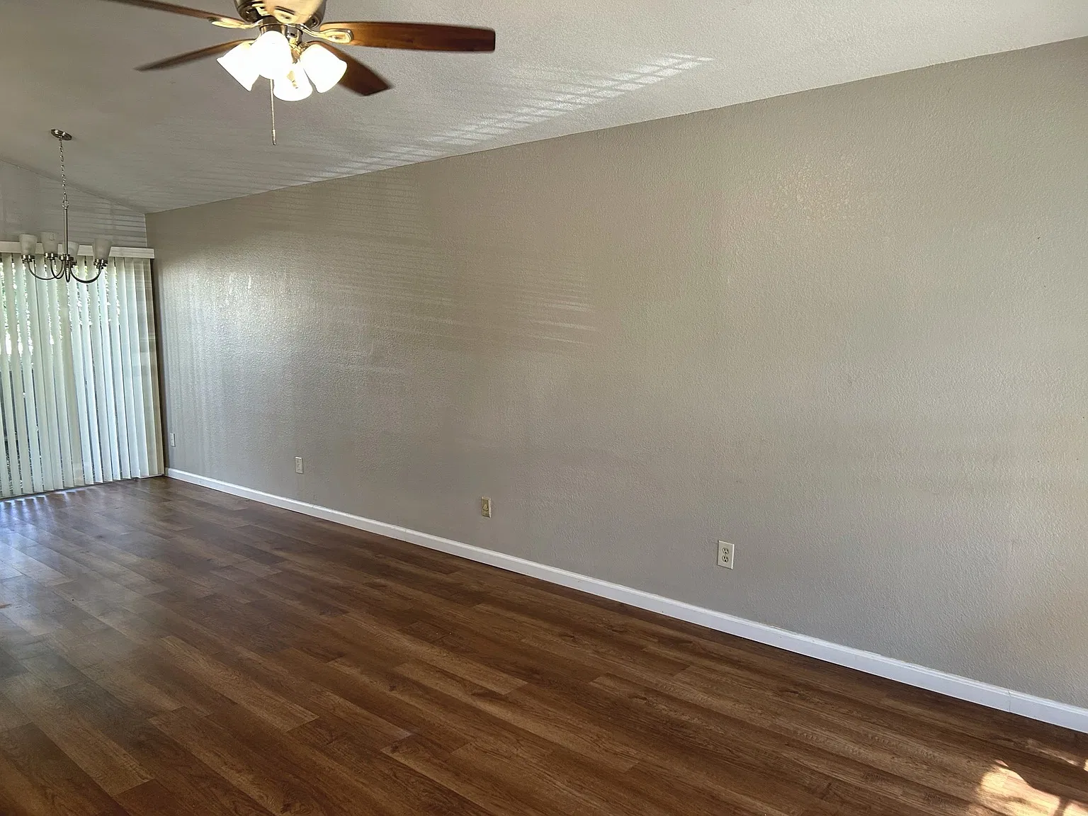 3 bed, 967 sqft, $1,695 — Photo 3