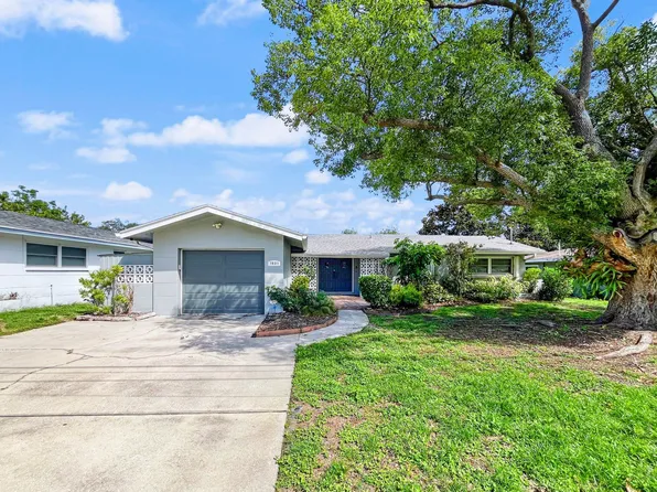 1031 Honeysuckle Rd, Largo, FL 33770