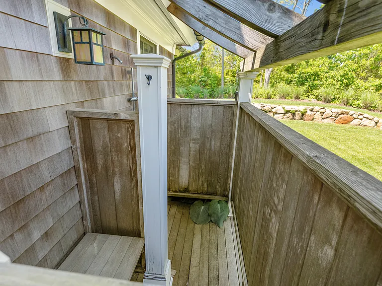 28 Washington Dr — Photo 32