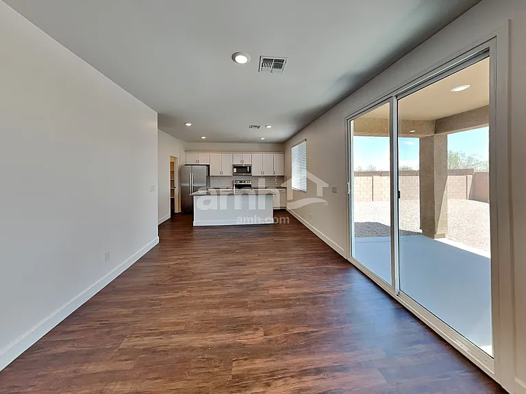 2980 N Vigo Ave — Photo 4