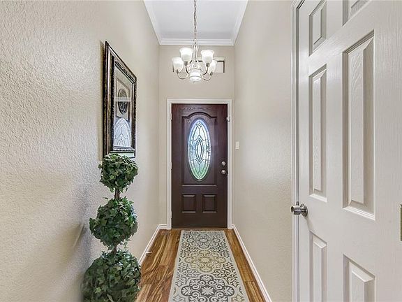 4th image of 1731 Rockview Dr