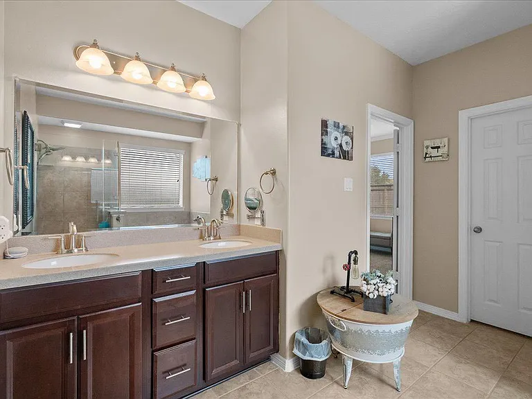 2875 Torano Cir — Photo 17