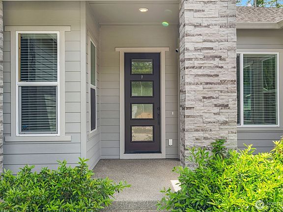3rd image of 12716 144th Avenue NE