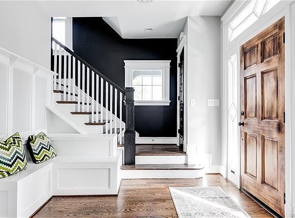 4th image of 2416 Hawthorne Ave