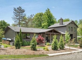 17 Grove St, Brevard, NC 28712