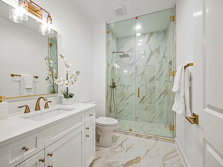 201 Windward Point Dr #201 — Photo 11