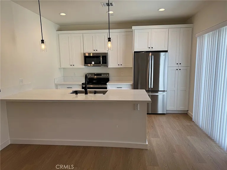 15236 Kingsbury St — Photo 5