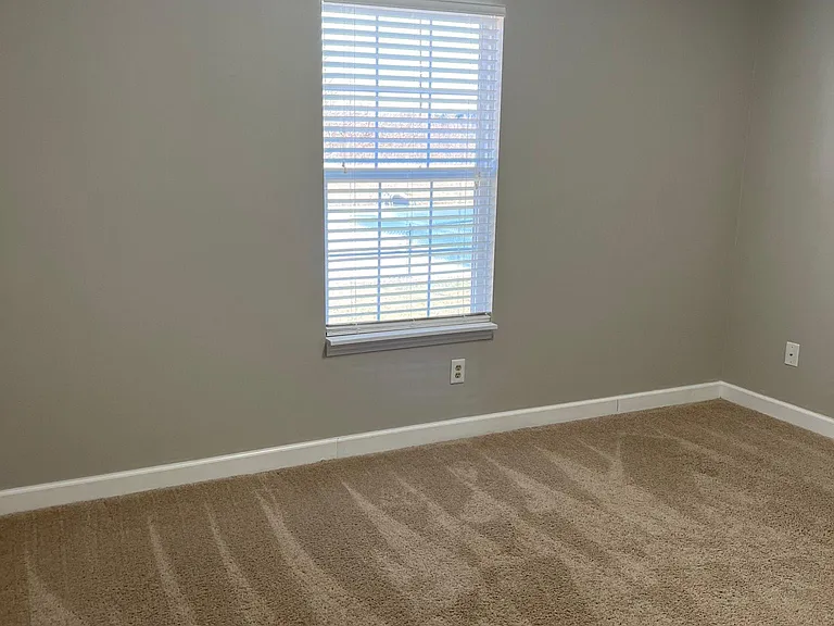 2047 Ferdinand Ct — Photo 10