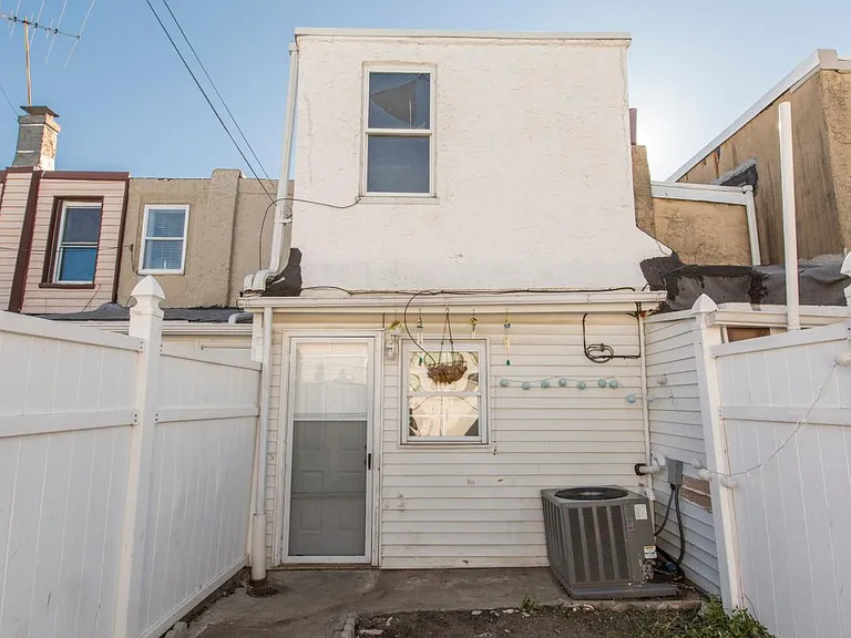 2826 Mercer St — Photo 23
