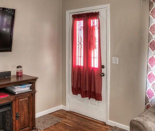 3rd image of 1835 Avenue L