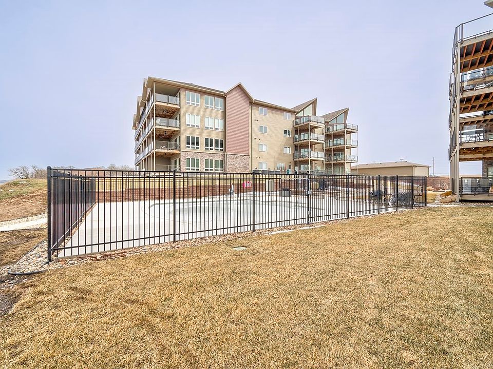 1st image of 580 Linden Dr #409
