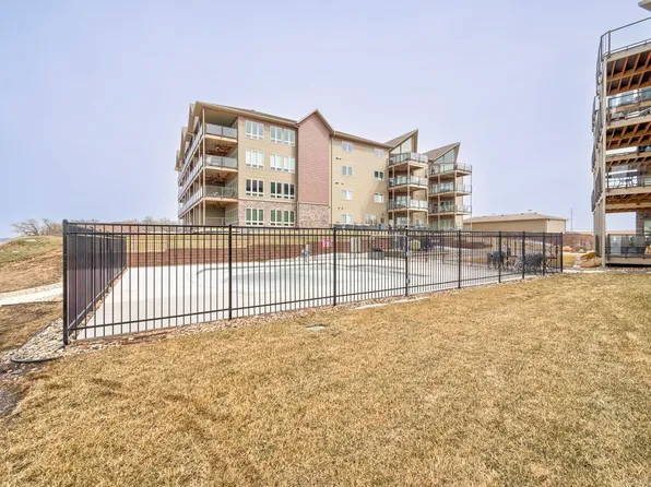 580 Linden Dr #409, Arnolds Park, IA 51331