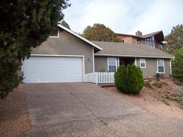 2nd image of 1302 W Lake Dr