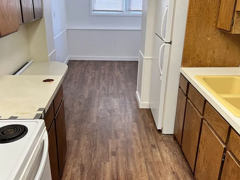 207 S Hayes Ave — Photo 3