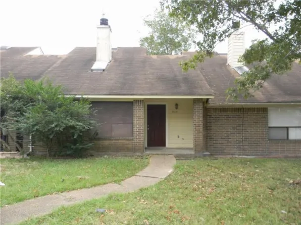 945 Navidad St, Bryan, TX 77801