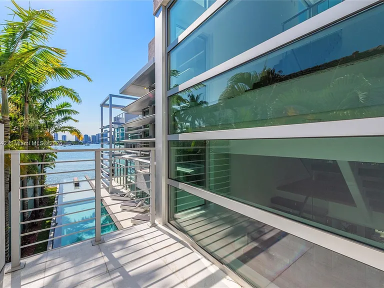 440 S Hibiscus Dr — Photo 31
