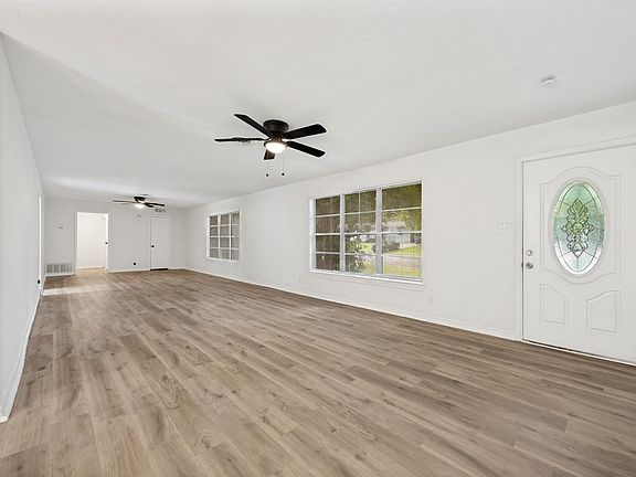 3rd image of 116 Vandenburg Dr