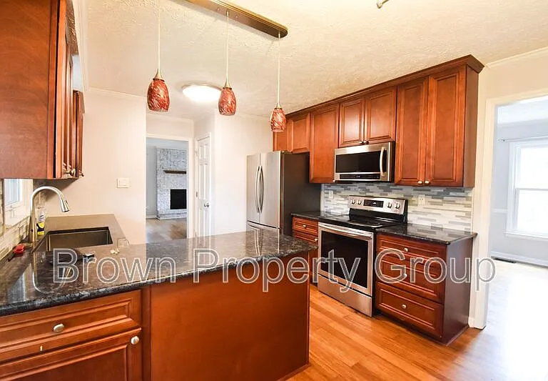 5804 Norman Pl — Photo 8