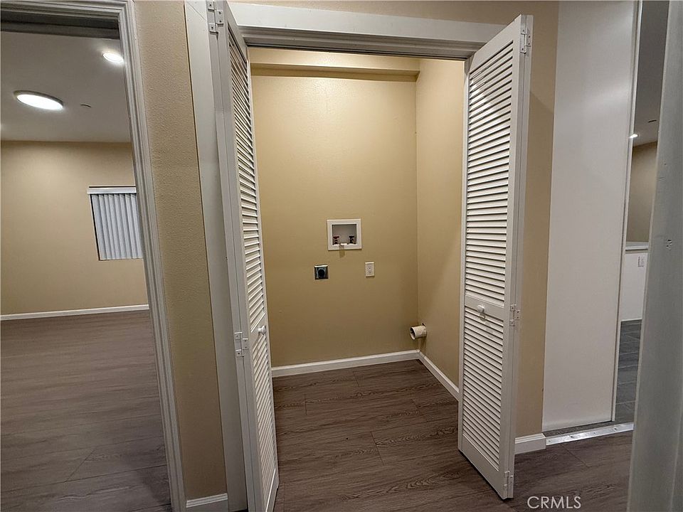 1st image of 114 Bradbury Dr #114