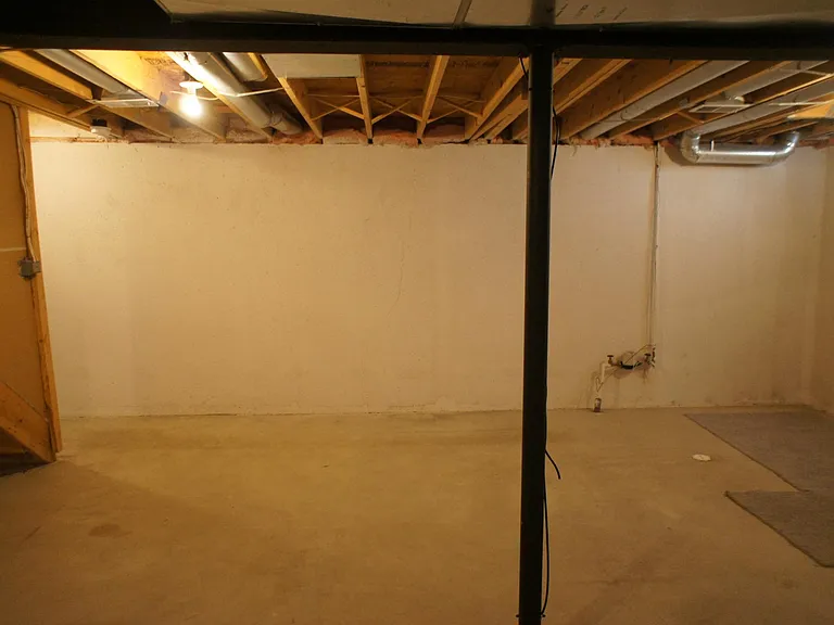 686 Eleven Mile Rd — Photo 37