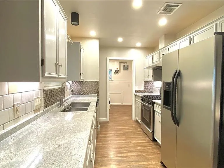 2508 Peach Tree Ln — Photo 2